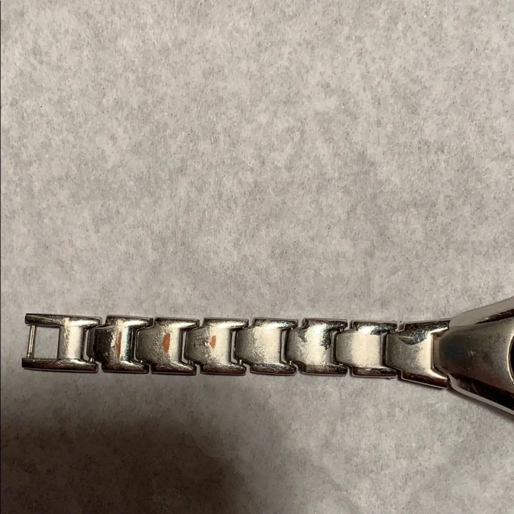 Gucci Vintage watch preloved GVC
